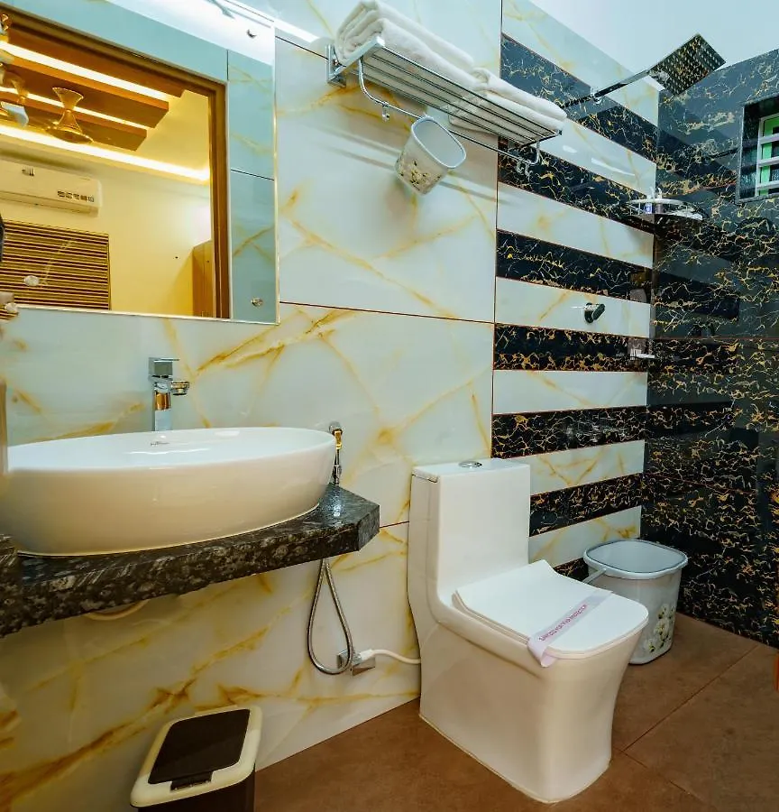 Marina Suites Airport Hotel Kochi