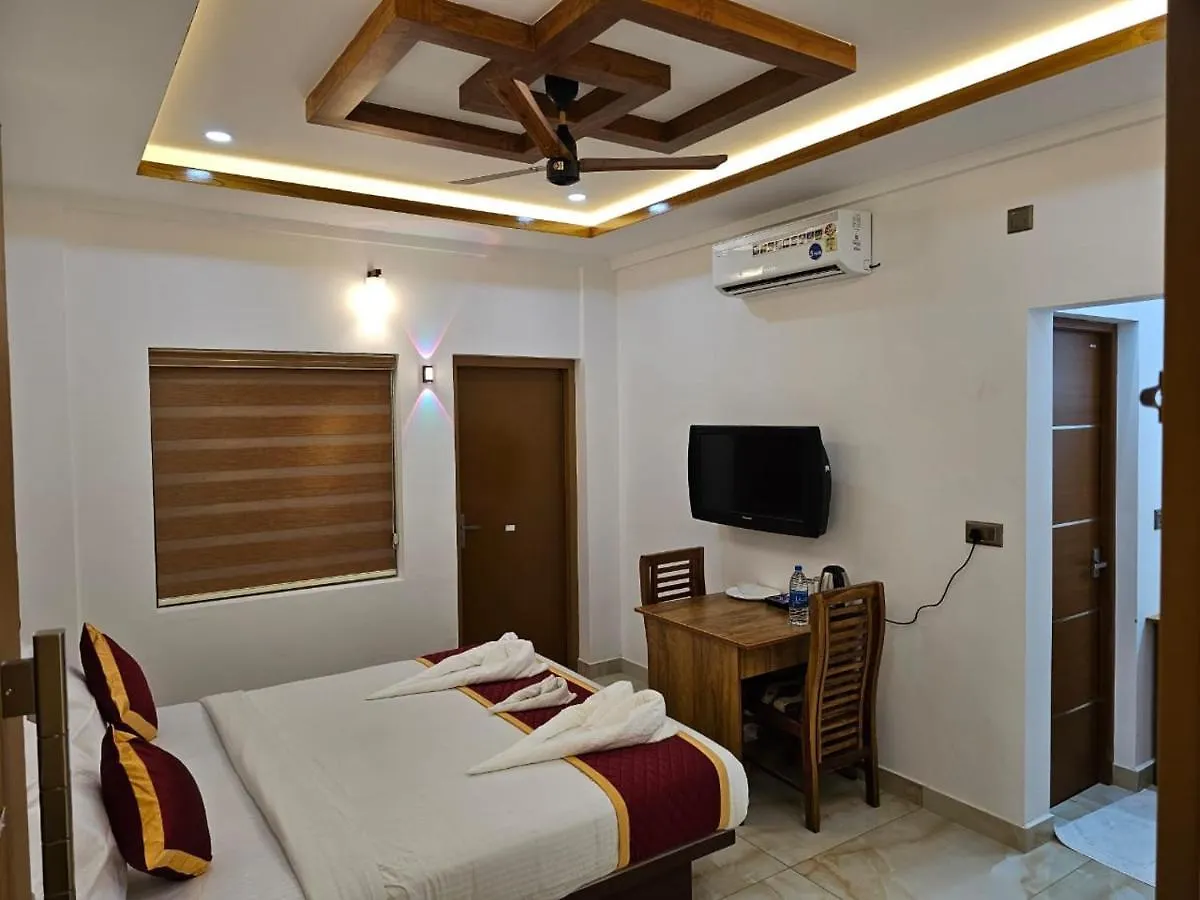 Marina Suites Airport Hotel Kochi