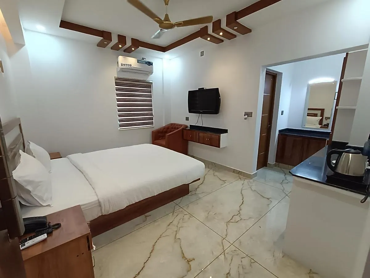 Marina Suites Airport Hotel Kochi 0*,  Indien
